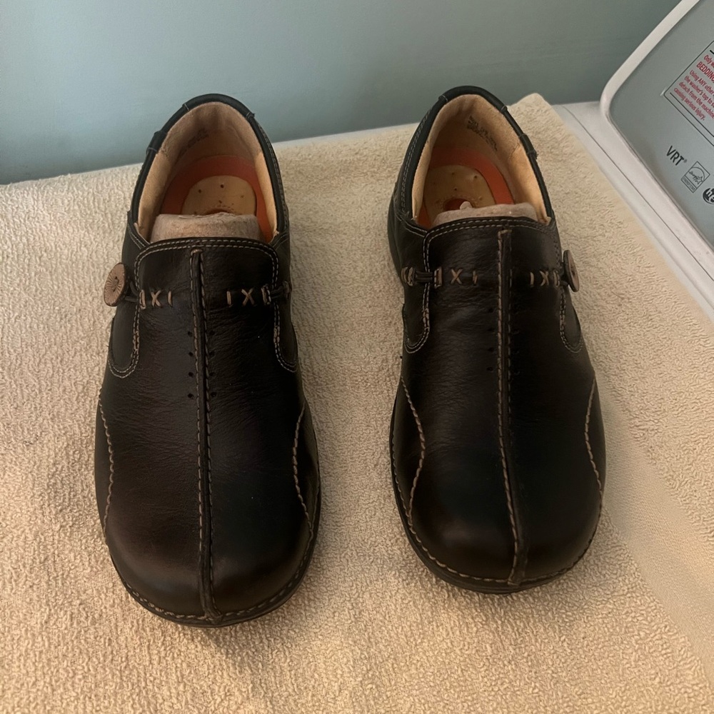 Clarks Unstructured Women's Black Leather Loafers Size 7.5